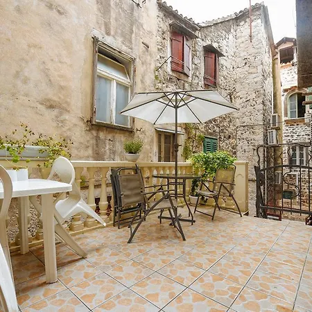 Apartment Duje *
