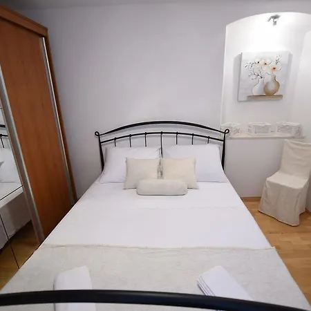 Duje Apartment