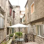 Apartment Duje *